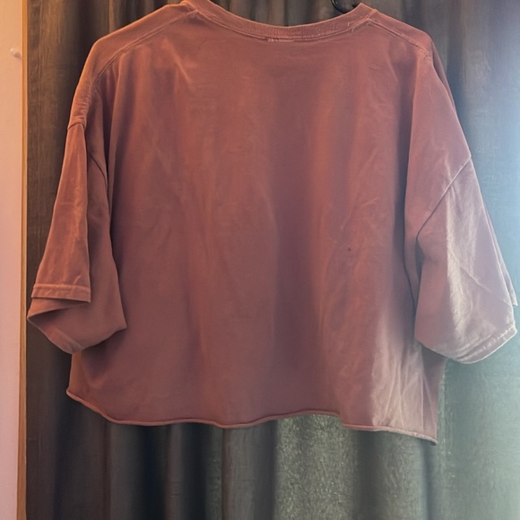 Brown with cute design on it great for summer crop top - Picture 2 of 3